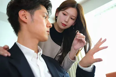 Cô vợ đi đi chơi, anh xã ở nhà bị nhỏ em vợ yêu gạ xxx không trượt phát nào