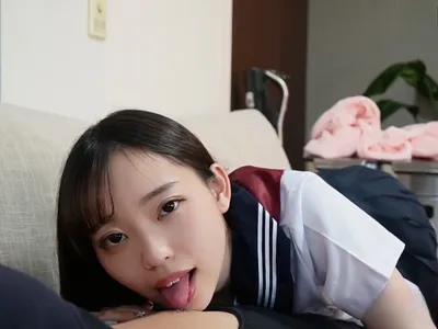 Học sinh nữ ngây thơ bị tên ba cóc chọc củ khoải giả vào lồn